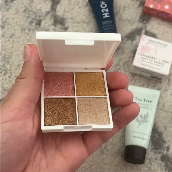 Makeup bundle - Picture 5 of 7